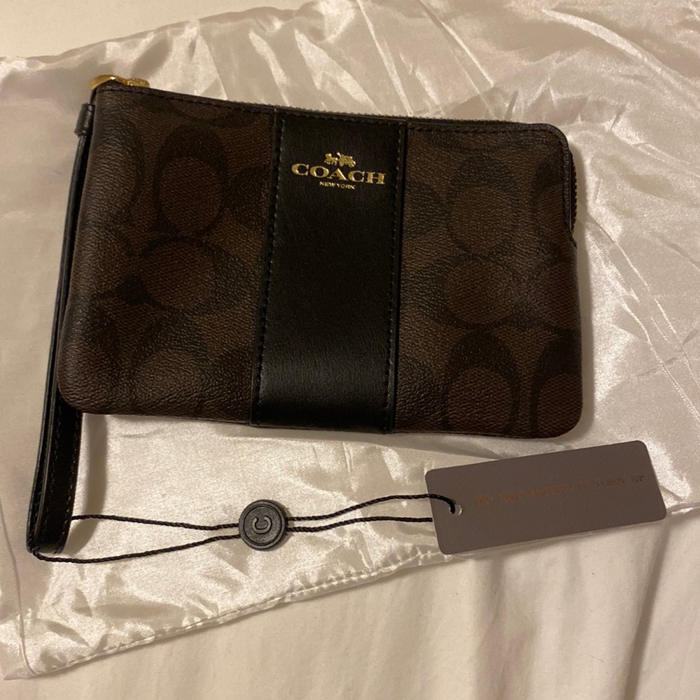 Coach Wristlet • black & brown